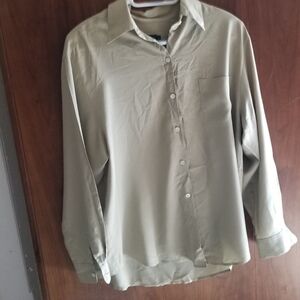 Men's Classic Long-Sleeve Button-Up Shirt in Light Olive